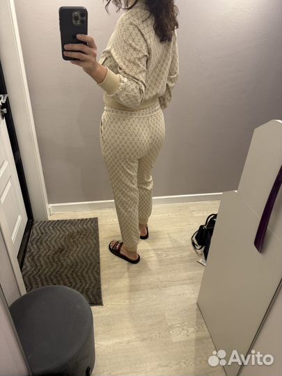 Костюм женский