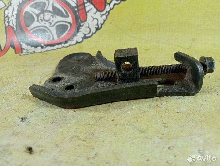 Кронштейн генератора Hyundai Elantra 6 VI AD 1.6