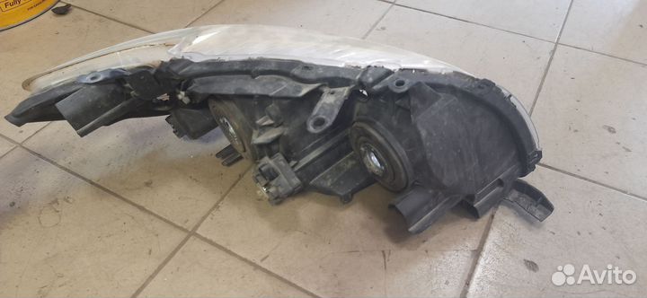 Фары toyota corolla 150