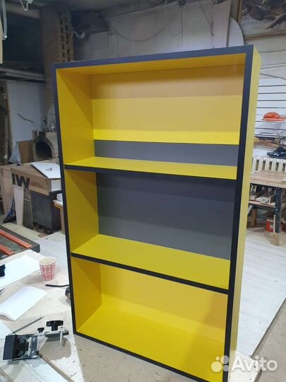 Полка настенная навесная 1м х 0.6м