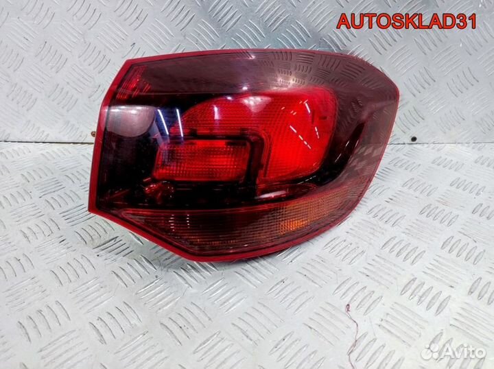 Фонарь задний наружный правый Opel Astra J Combi