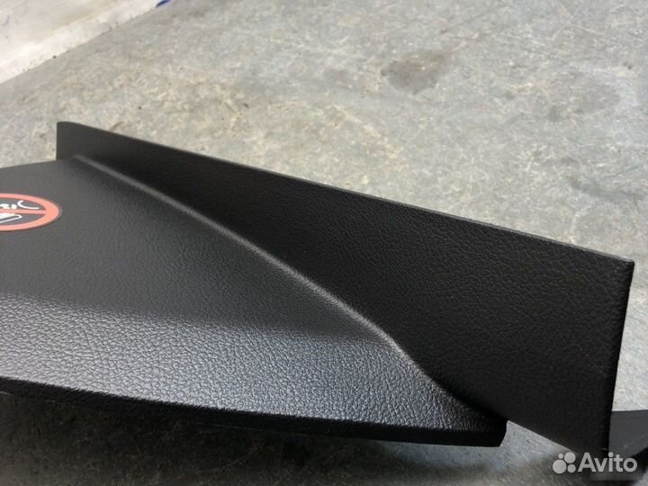 Накладка торпедо левая Ford Focus 3