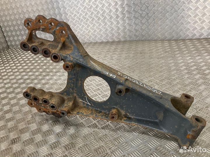 Кронштейн реактивной тяги DAF 1352000