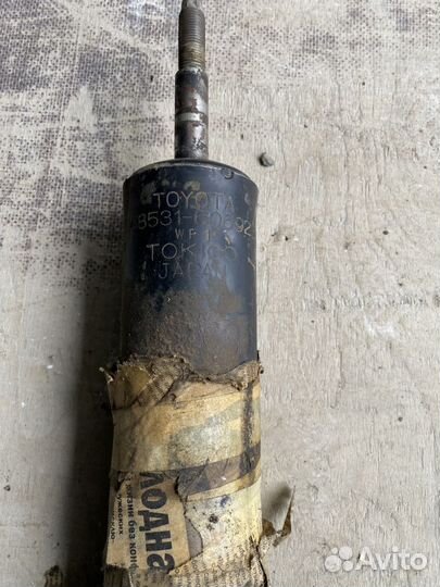 Амортизатор задний Toyota Land Cruiser 100