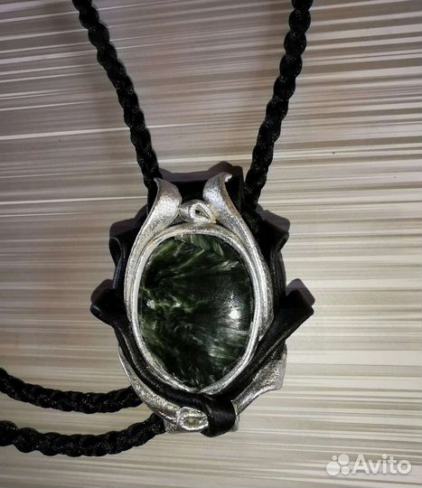 Украшение на шею ручной работы