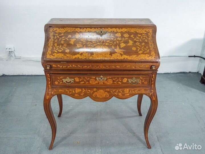 Наборный секретер в стиле неорококо 1850-х гг