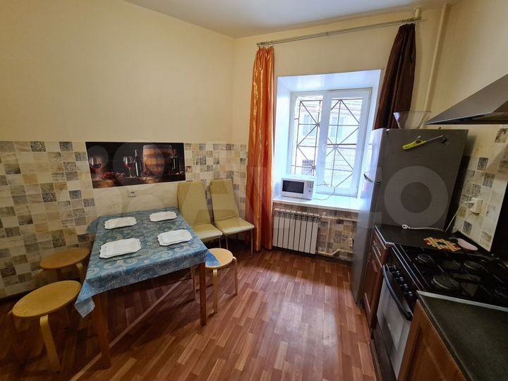 3-к. квартира, 90 м², 1/5 эт.