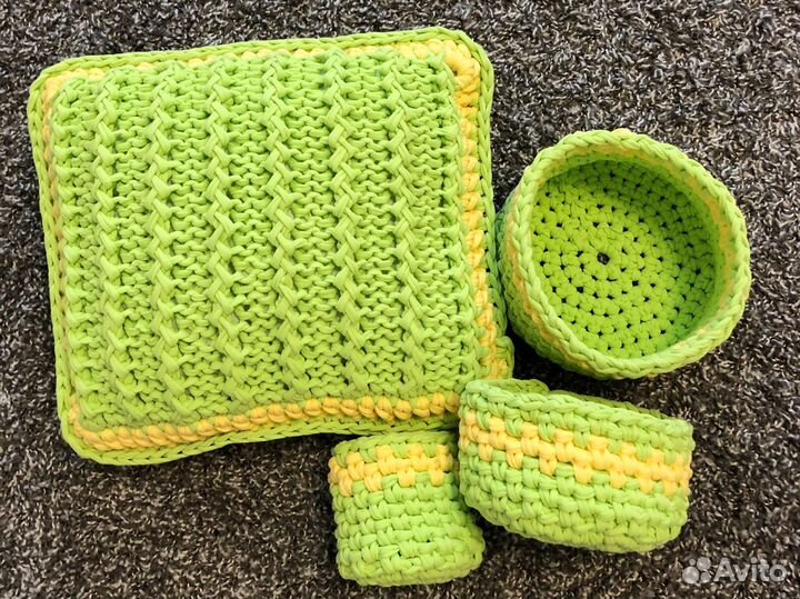 Подушка и корзинки