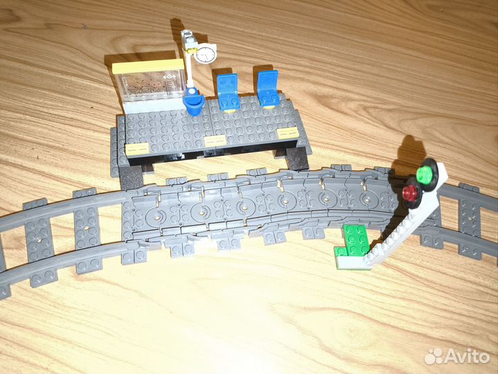 Лего пассажирский поезд 7938