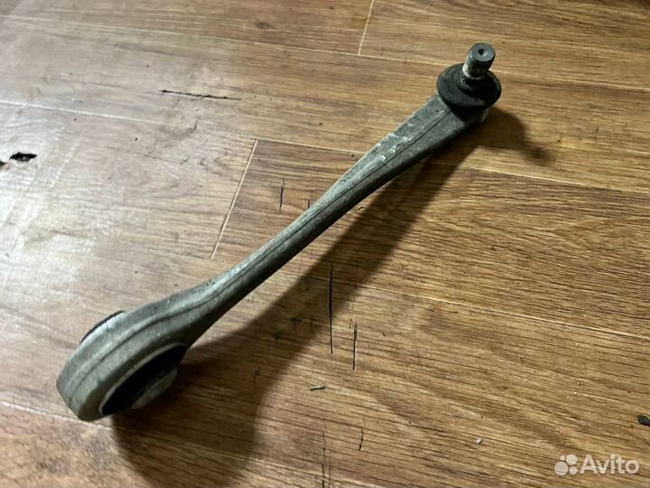 Рычаг передний правый верхний Audi A8 D4/4H 2011