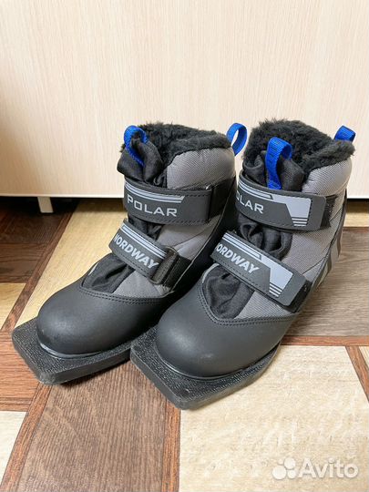 Лыжные ботинки