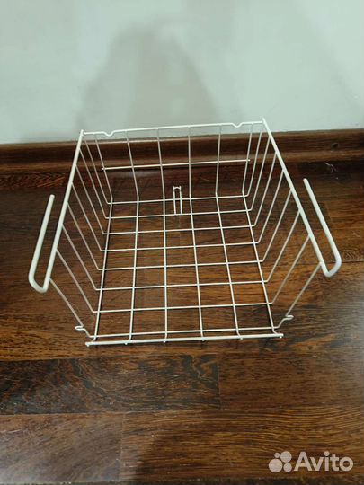 Подвесная корзинка на полку металлическая