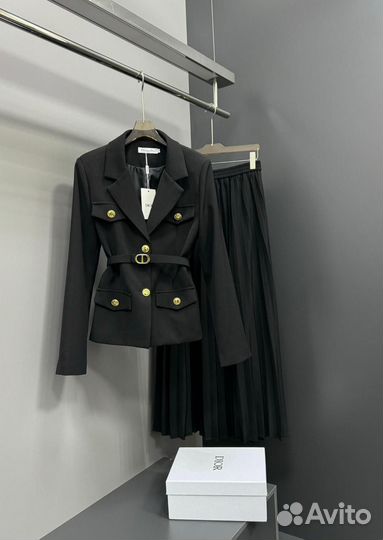 Костюм женский Valentino