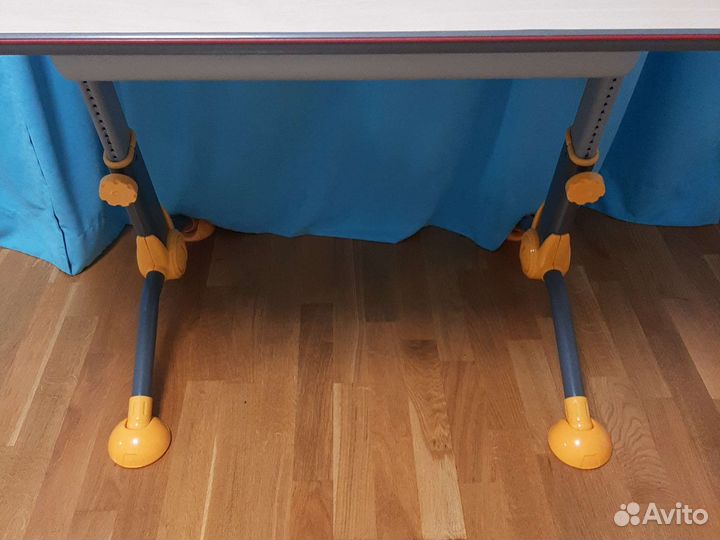 Парта растущая (письменный стол)