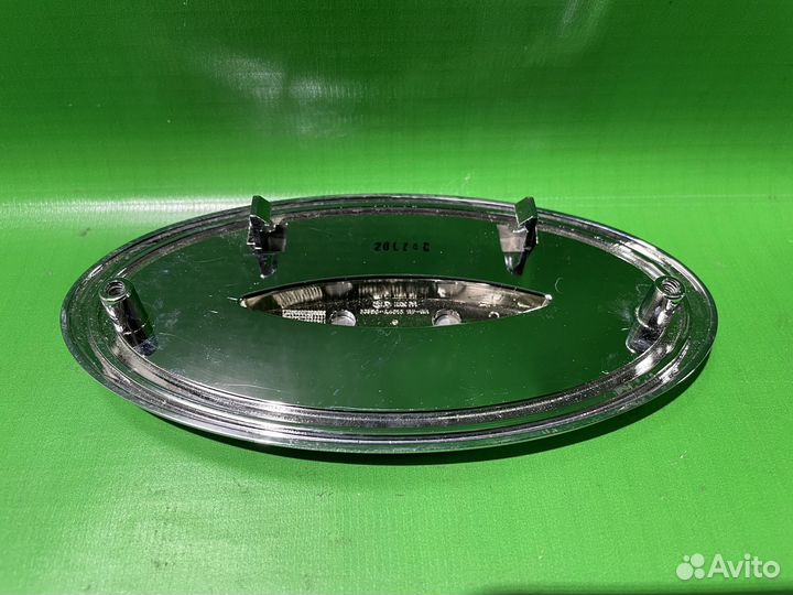 Эмблема крышки багажника Kia Seltos