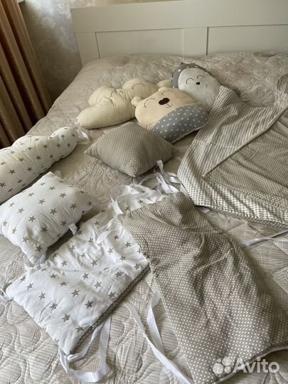 Бортики подушки в детскую кроватку