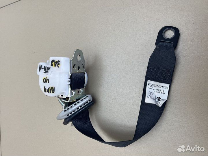 Ремни безопасности Toyota RAV4 (40)