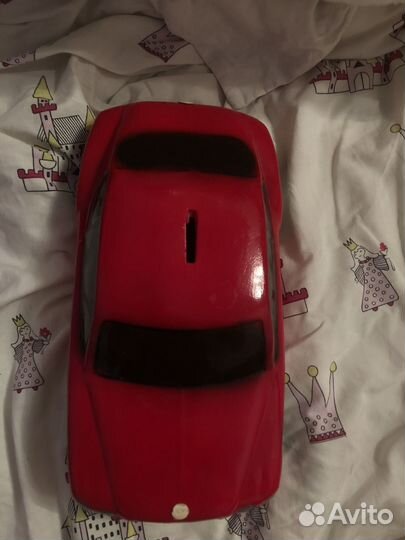 Копилка для денег в форме машины