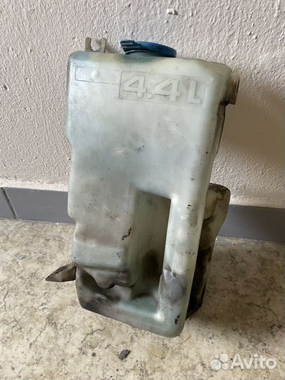 Бачек омывателя 4.4L Audi A6 C4