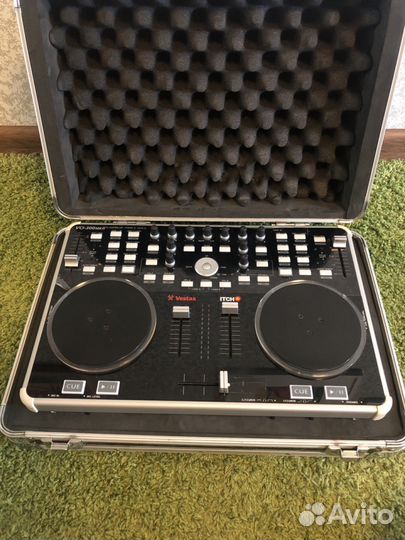 Dj контролер Vestax VCI300 mk2