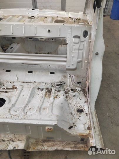 Задняя часть кузова Renault Logan седан K7JA710