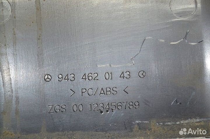 Кожух рулевой колонки, верхняя часть mercedes-benz