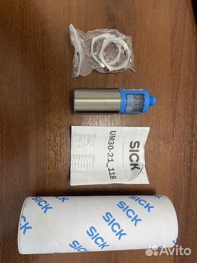 Ультразвуковой датчик sick UM30-213118