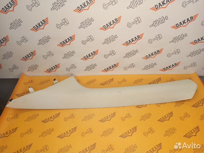 Обшивка стойки стекла передняя левая Ford Focus