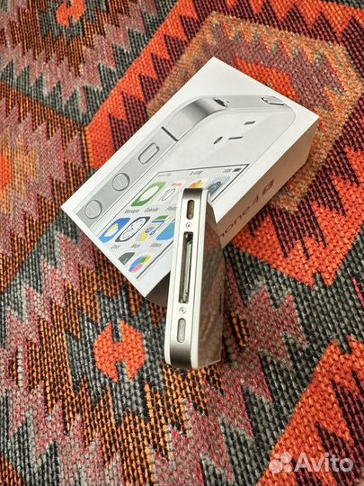 iPhone 4S, 16 ГБ