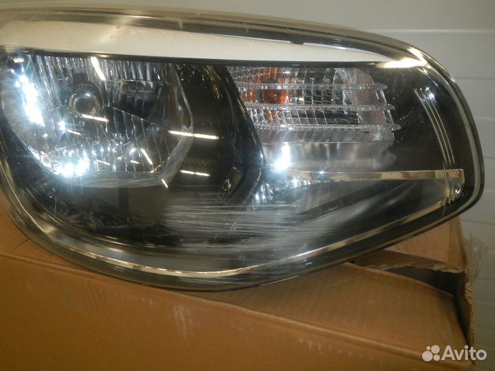 Фара правая Kia Soul