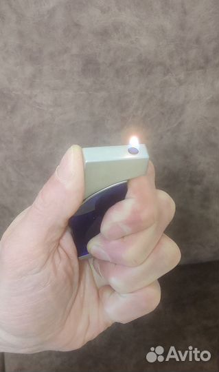 Зажигалка газовая