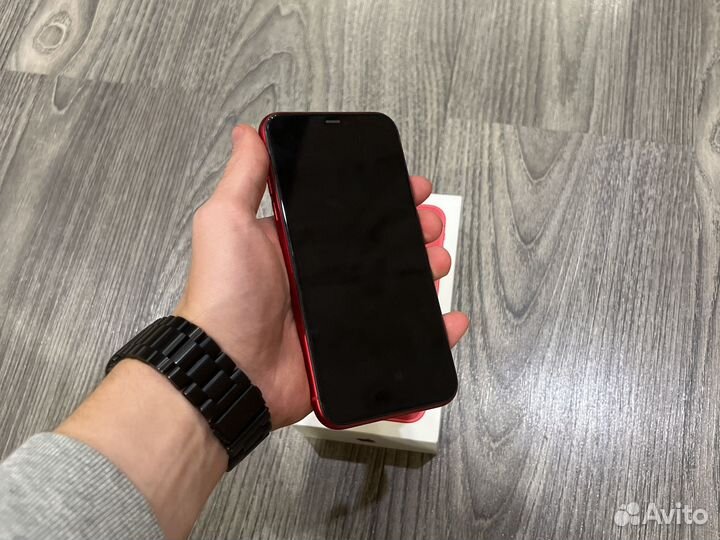 iPhone 11 red