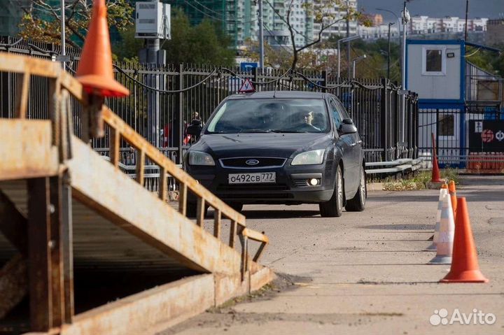 Инструктор по вождению МКПП