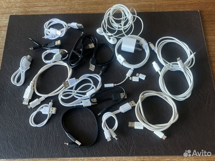 Зарядный провод iPhone, наушники, другие провода