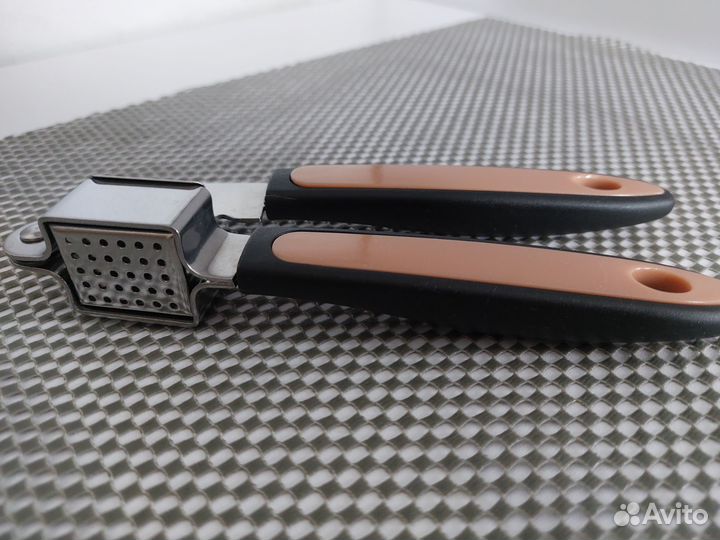 Чеснокодавка новая