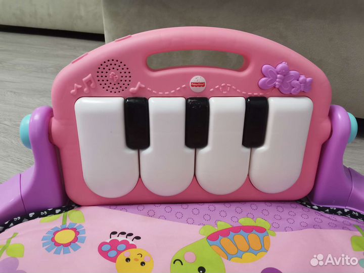 Развивающий коврик Fisher price с пианино