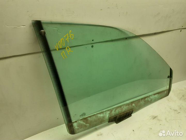 Стекло двери передней правой Audi A6 C4
