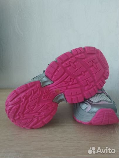 Кроссовки женские 38 размер новые