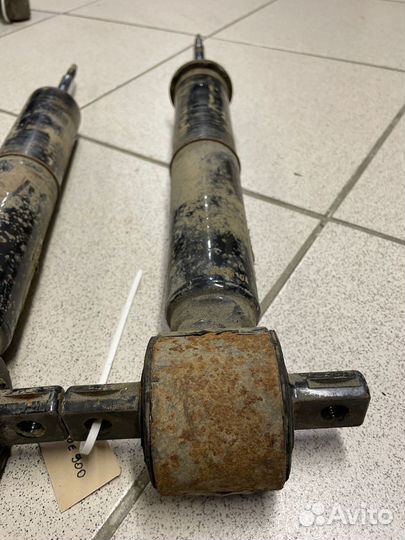 Стойки передние Cadillac Escalade GMT 900