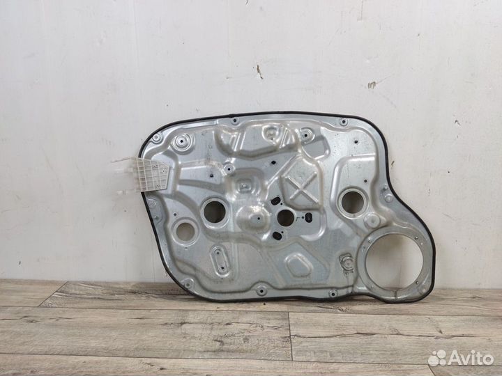 Панель стеклоподъемника передняя правая Ceed 1