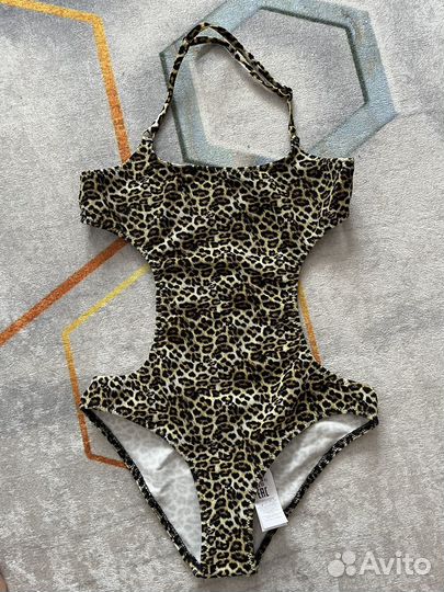 Купальник calzedonia новый. 8 лет