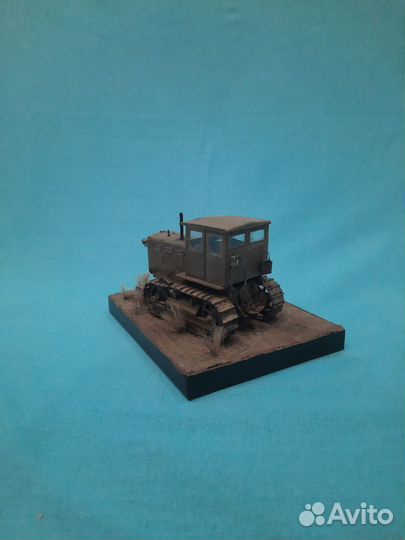 Модель трактора