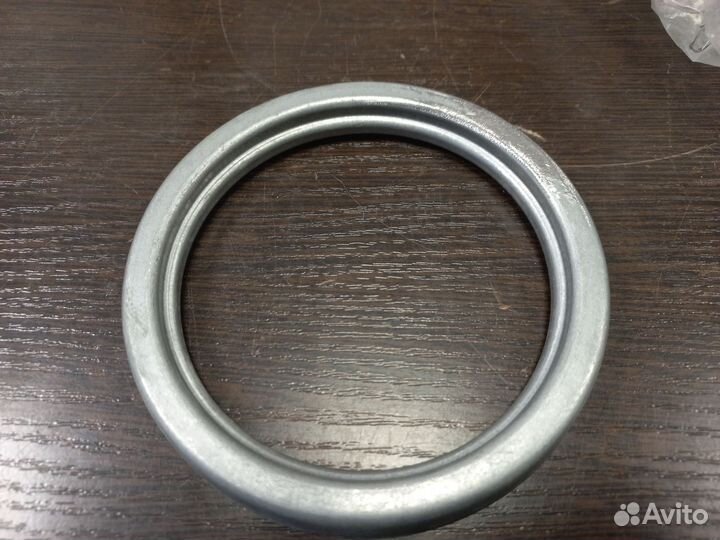 Пыльник вала кпп volvo FM/FMX