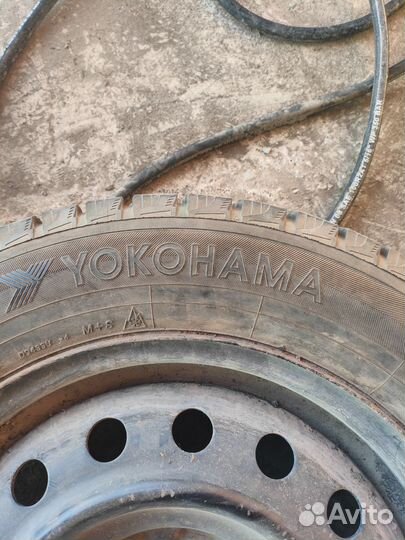 Yokohama Ice Guard IG20 215/60 R16