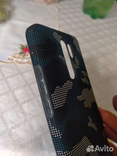 Чехол на телефон