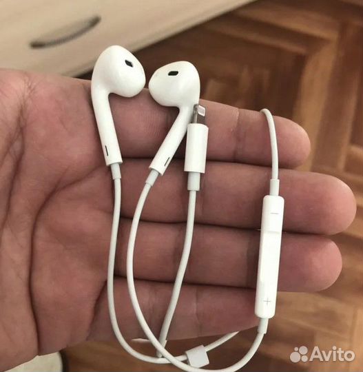 Проводные наушники Lighting EarPods