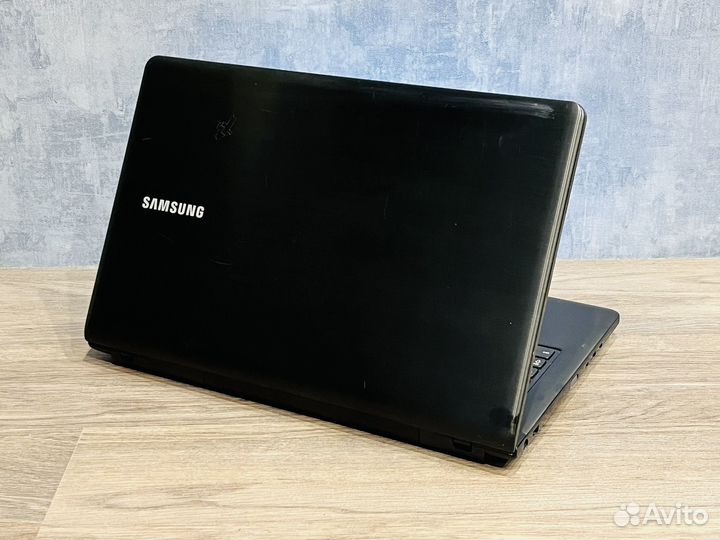 Ноутбук Samsung 17,3“ для работы и серфинга