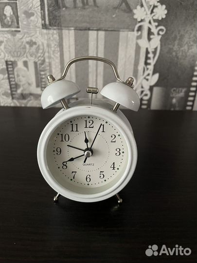 Часы будильник