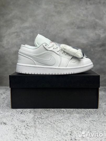 Кроссовки Nike Air Jordan 1