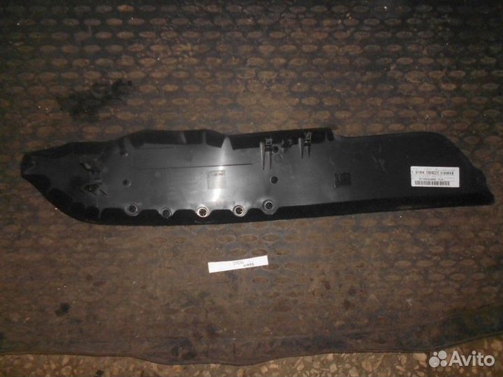 Накладка консоли правая (Skoda Superb)